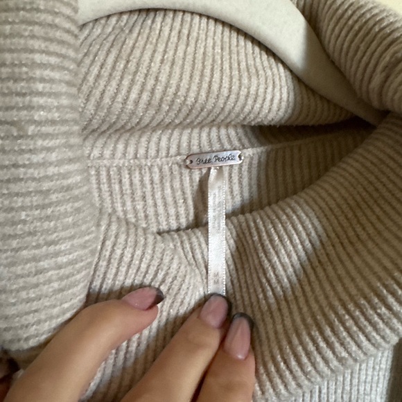 Free People softly structured sweater size medium in tan beige oat - Picture 5 of 8